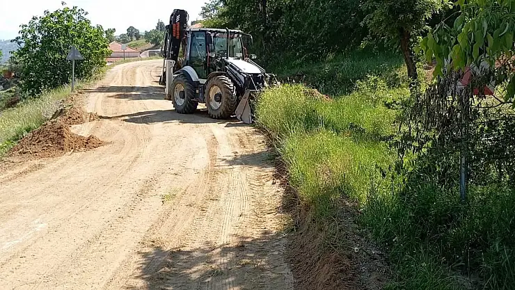 Kiraz Belediyesi'nden Olgunlar Mahallesi'nde Yol İyileştirme Çalışması