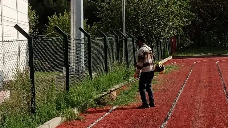 Kiraz Belediyesi'nden Stadyum Çevresi ve Şemsiler Mahallesi'nde Çevre Düzenleme Çalışması