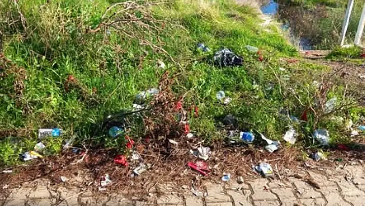 Kiraz'da Çay Kenarı Yürüyüş Yolu Öğrenciler ve Vatandaşlar İçin Tehlike Oluştu