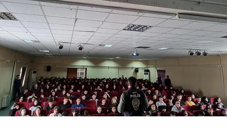 Kiraz'da Öğrencilere Siber Güvenlik Eğitimi