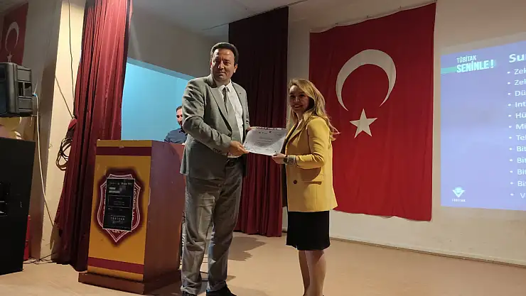 Kiraz'da TÜBİTAK Bilim Söyleşisi: 'Bitki Zekâsı ve Dili' Konuşuldu