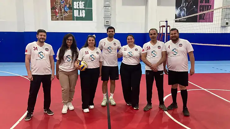 Kiraz Öğretmenler Voleybol Turnuvası: 6. Gün Maçları Tamamlandı