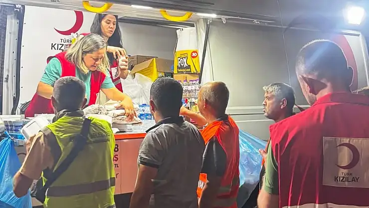 Kızılay'dan Ödemiş'teki Yangın Bölgesine Destek