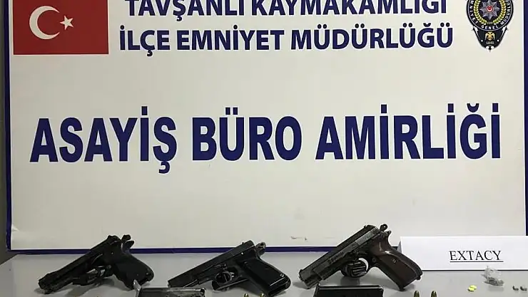 Küçük çocuğa uyuşturucu satmaya çalışan tacirler yakalandı