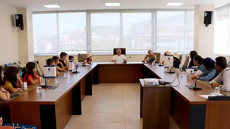 Kuşadası Belediyesi, Doğu ve Güneydoğu Anadolu’dan Gelen Öğrenci ve Öğretmenleri Ağırladı