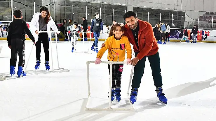 'Mahallede Dayanışma Var' projesiyle buz pistinde buluştular