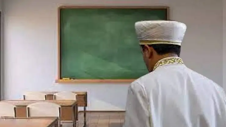 Manevi danışman atamasına tepkiler çığ gibi