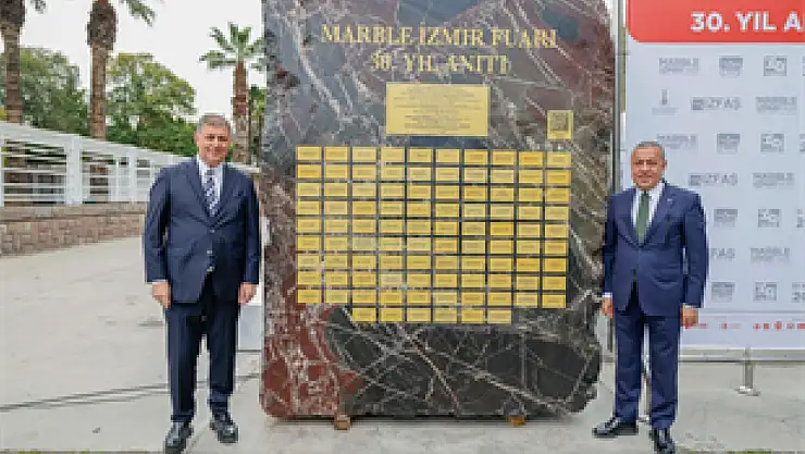 Marble İzmir'in 30'uncu yılına özel anıt Kültürpark'ta açıldı