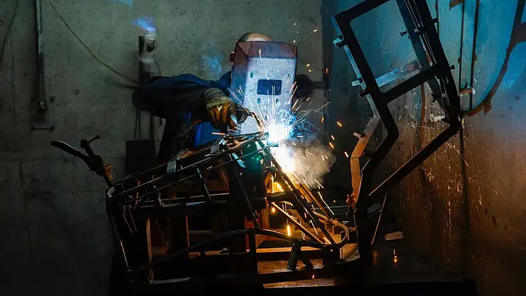 Metal sektöründe hem kâr, hem ücretlerde tırpanlama hat safhada