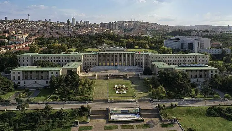 Millet İttifakı çatısında meclise giren 3 sağcı parti DEVA, Gelecek ve Saadet, grup kuruyor.