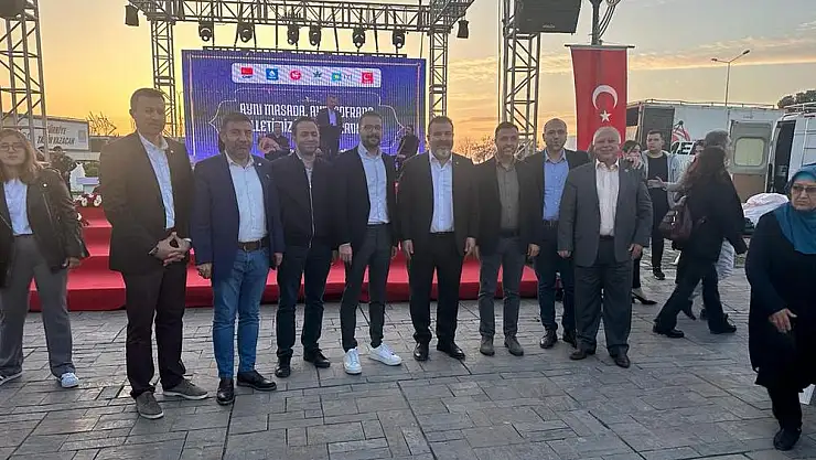 Millet İttifakı iftarda binlerce İzmirli ile buluştu