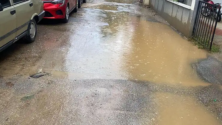 Mimar Sinan Mahallesi Adagüme Sokak su altında