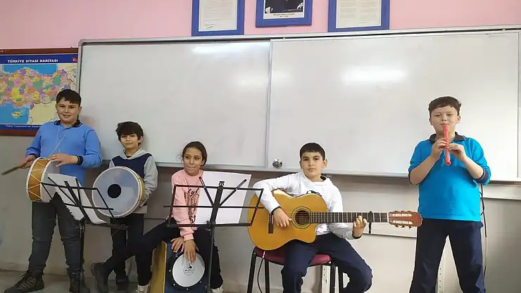 'MÜZİK HAYATIMIZA DOKUNMAYA DEVAM EDİYOR'