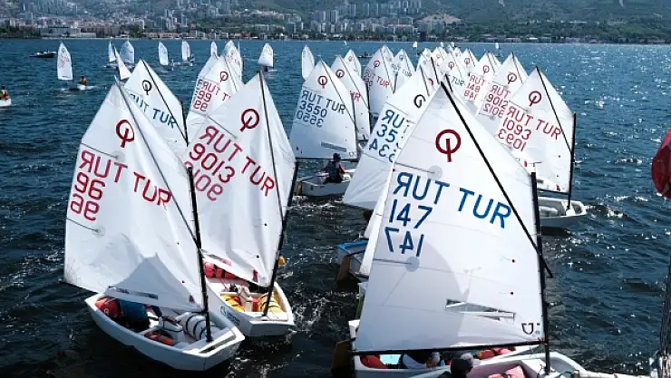 Narlıdere’den açılan yelkenler, Körfezi süsledi