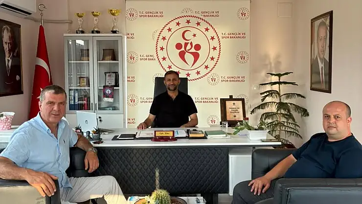 ÖDEMİŞ CUMHUR İTTİFAKI'NDAN GENÇLİK MERKEZİNE ZİYARET