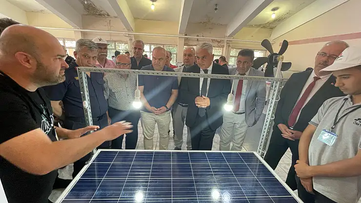 Ödemiş Mesleki ve Teknik Anadolu Lisesi'nde TÜBİTAK 4006 Bilim Fuarı Düzenlendi