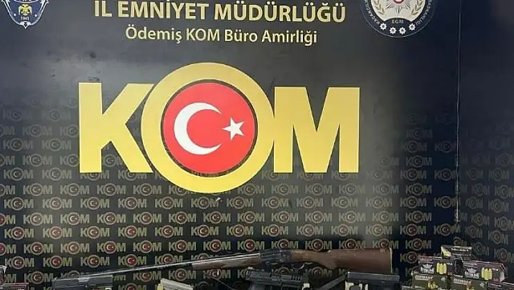 Ödemiş'te Silah Kaçakçılarına Darbe Cephanelik Gibi Evden Tabanca ve Fişek Çıktı