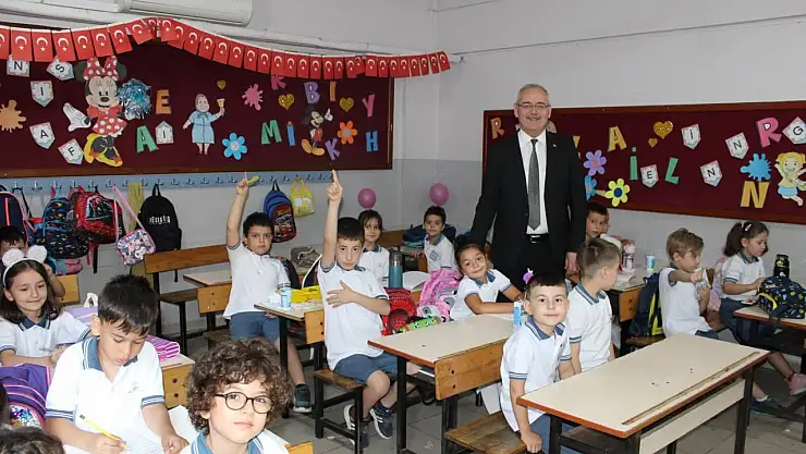 Ödemiş'te Yeni Eğitim Yılı Zafer İlkokulu'nda Açıldı