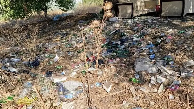 Ödemiş'te Zafer Mahallesi'nde Çöp ve Düzensizlik Vatandaşı Rahatsız Ediyor