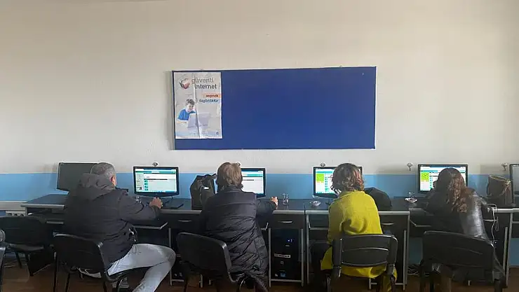 ÖDEMİŞ’TE ROBOTİK KODLAMA SEFERBERLİĞİ