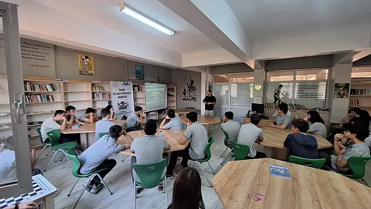 Öğrencilere 'Kütüphanem ve Kitabım Yanımda' Projesi Tanıtıldı