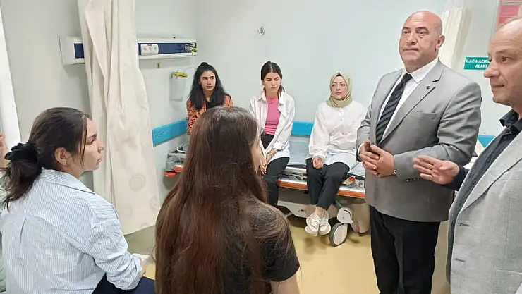 Öğretmenleri taşıyan servisin kazası sonucu 8’i öğretmen 12 kişi yaralandı