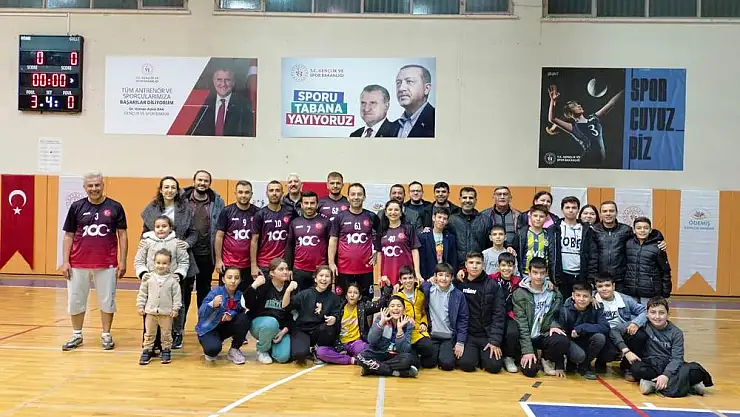 ÖĞRETMENLERİMİZ VOLEYBOLDA DA ÖNCÜ