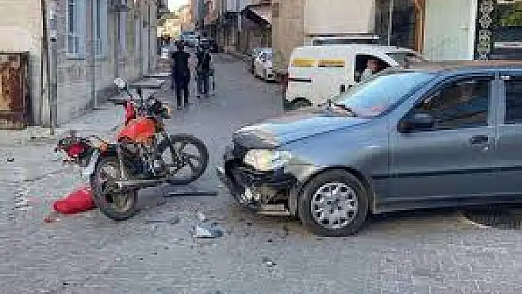 Otomobil ile motosiklet çarpıştı: 1 yaralı