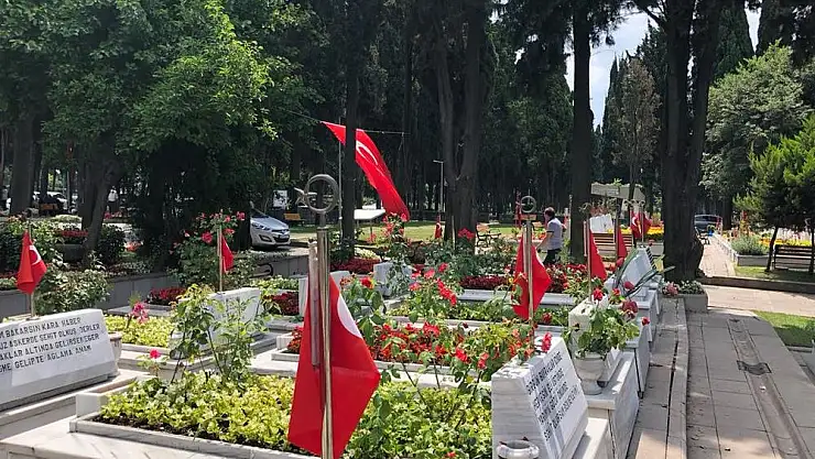 Şehit Anneleri Bayramı Buruk Geçirdi