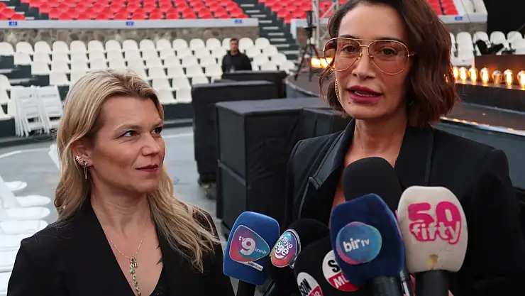 Sıla, Yaz Turnesine İzmir'de Muhteşem Bir Başlangıç Yaptı