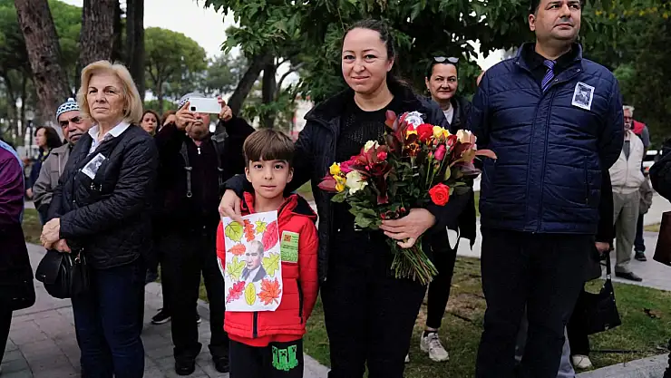 Sirenler Çaldı, Ata'ya Saygı Nöbeti Başladı