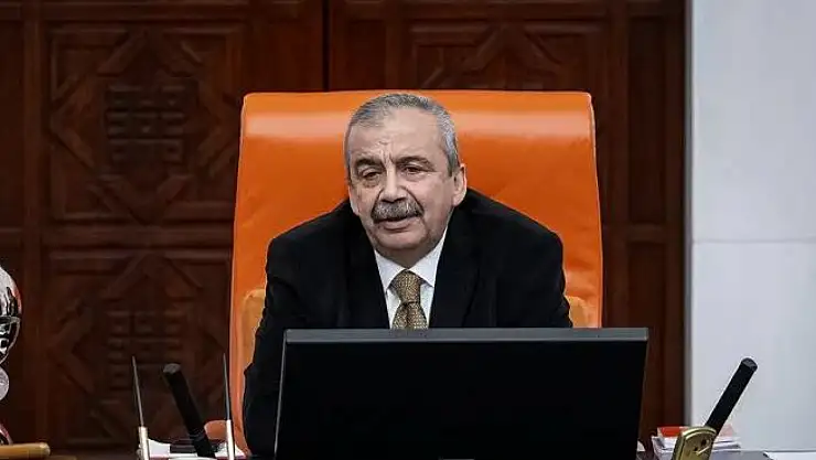Sırrı Süreyya Önder Kalp Krizi Geçirdi: Ameliyat Sonrası Yoğun Bakımda
