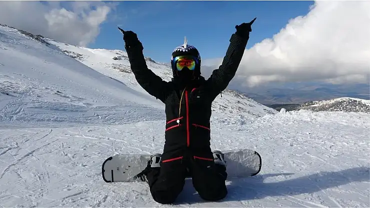 Snowboard sevenleri KONUK EDİYOR