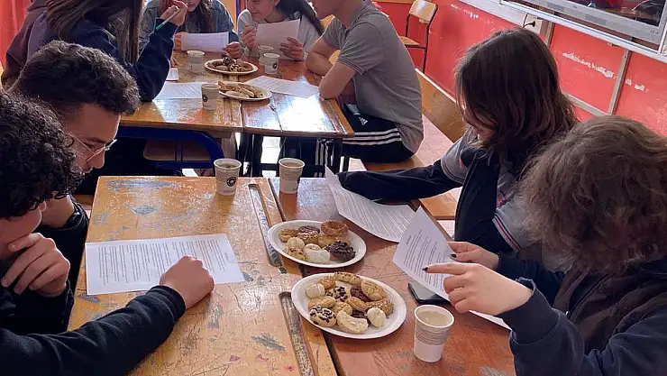 SPEAKING CAFE