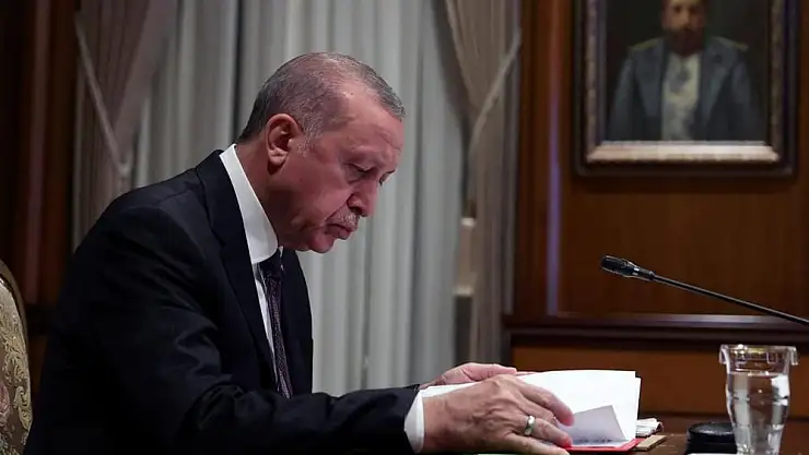 Tek imzaya tabi değişiklikler devam ediyor, 14 bürokrat görevden