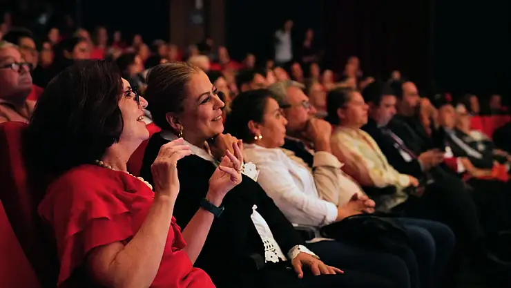 Tire'de Cumhuriyet Coşkusu, Türk Müziği Konseriyle Katlandı