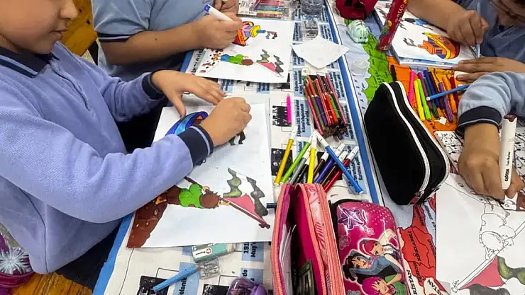 TİRE'DE EĞİTİM CAMİASI FİLİSTİN İÇİN TEK YÜREK OLDU