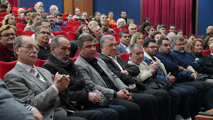 Tire'de 'Felsefeyle Yaşamak' Konferansı Düzenlendi