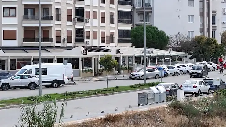 TİRE'DE GÖLGELİKLERE YENİ DÜZENLEME: ARTIK İZİNLİ VE ESTETİK