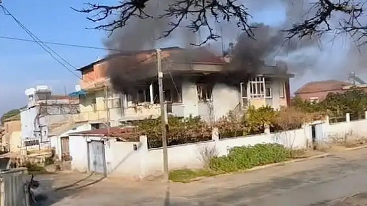 Tire'de Müstakil Ev Alevlere Teslim Oldu