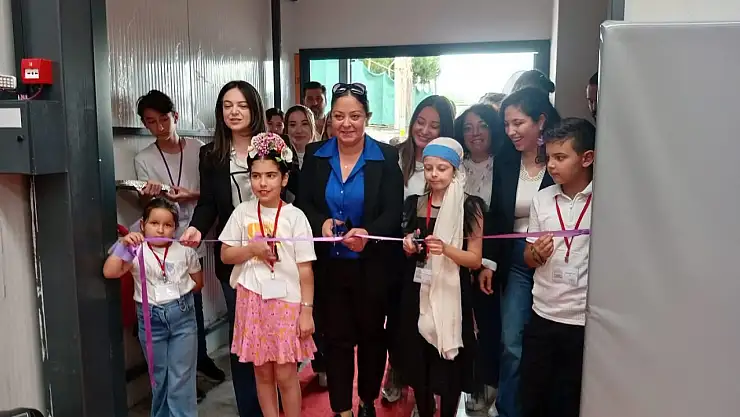 Tire Uğur Okulları'nda U4U, STEM ve ErkenSTEM Fuarları Büyük İlgi Gördü