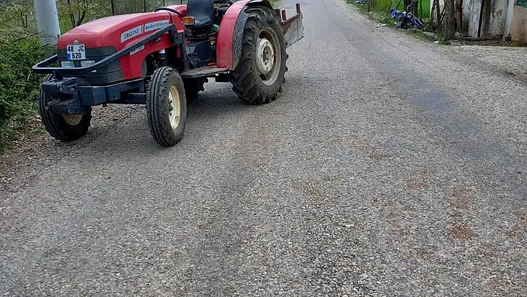 Traktör ile motosiklet çarpıştı: 1 ölü, 1 yaralı