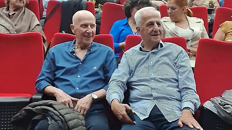 Türk Pop Müziğinin ünlü sanatçısı Coşkun Demir Tire'ye övgüler yağdırdı