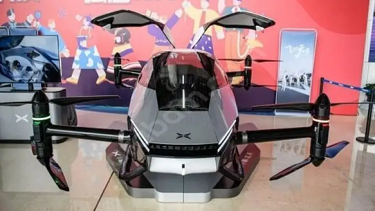 Uçan arabaların deneme uçuşuna başlandı