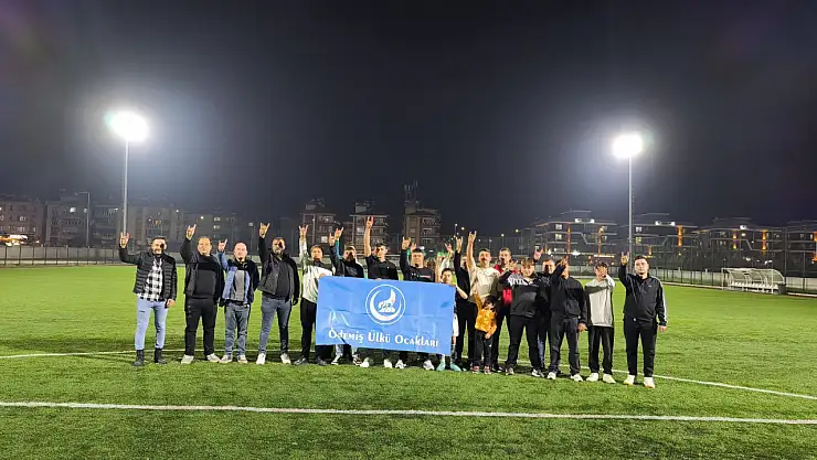 Ülkü Ocakları Ödemiş İlçe Başkanlığı'ndan 'Ülkücülük Nedir?' Semineri ve Halı Saha Etkinliği