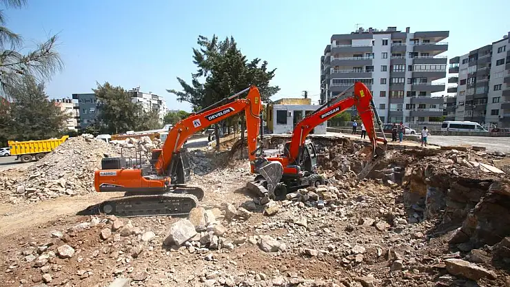 Yeşilyurt Pazaryeri için ilk kazma vuruldu