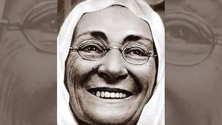 Zübeyde Hanım Vefatının 102. Yılında Saygıyla Anılıyor