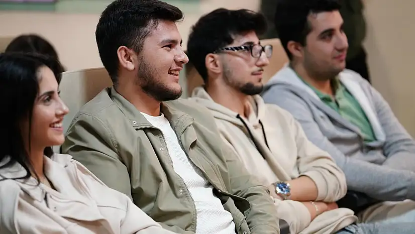 Başkan Okuroğlu Tire Kutsan MYO Öğrencileriyle Bir Araya Geldi