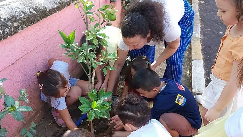 Bayındır'da 'Her Çocuk Bir Fidan, İlk Ders Yeşil Vatan' Projesi