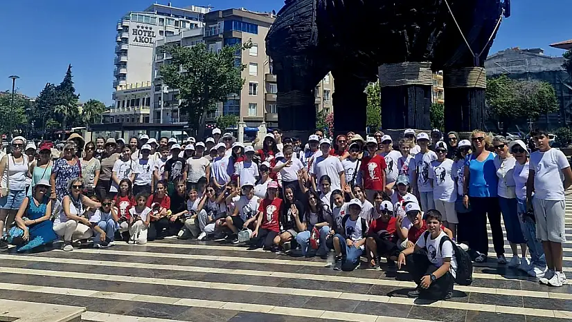 Çağdaş Yaşam Çocuk Korosu Atasının İzinde Çanakkale'de